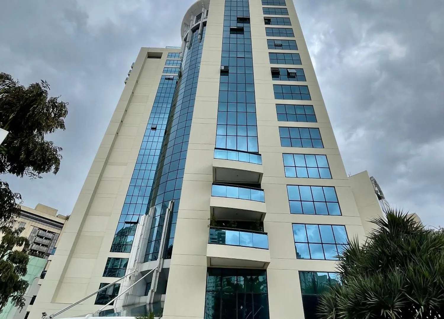 Flat Particular Incrivel No Hotel M. Ibirapuera Com Sacada! contacts